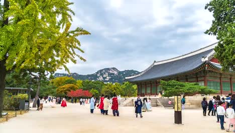 4K-Zeit-verfallen-Tourist-im-Gyeongbokgung-Palace-Südkorea