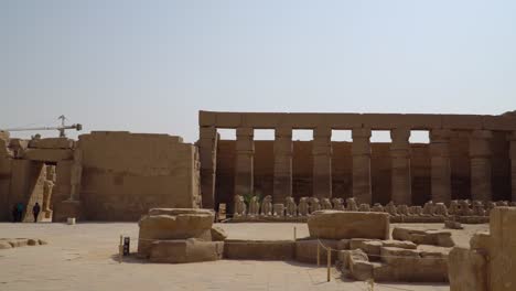 Karnak-Temple-in-Luxor,-Egypt.-The-Karnak-Temple-Complex,-commonly-known-as-Karnak,-comprises-a-vast-mix-of-decayed-temples,-chapels,-pylons,-and-other-buildings-in-Egypt.