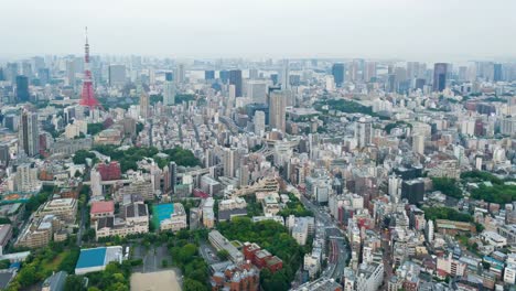 Tokyo-cityscapes-with-Tokyo-tower,-Japan.-4K-Timelapse