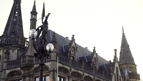 Laterne-auf-St.-Michael-Brücke-in-Gent