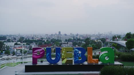 Puebla-Skyline-während-der-Abendzeit-in-Puebla,-Mexiko.