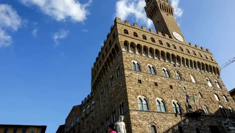 Time-lapse-of-the-Palazzo-Vecchio,-the-Town-Hall,-in-Florence,-Italy.