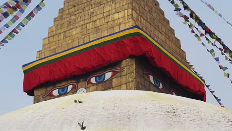 Eyes-of-Buddha-on-Boudhanath-Stupa,-Kathmandu,-Nepal