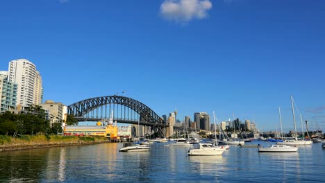 Bahía-de-lavanda-y-puente-del-puerto-de-sidney-(4-k-UHD-a/HD)