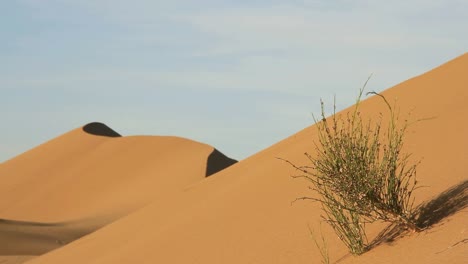 hill-of-sand-in-central-desert-of-Iran