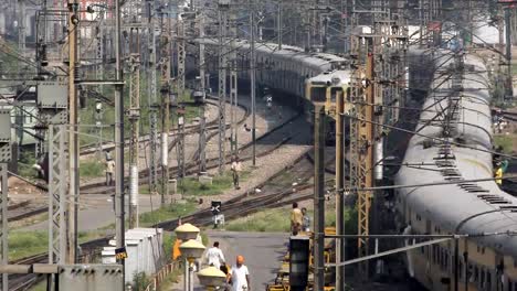 Time-lapse-of-trains