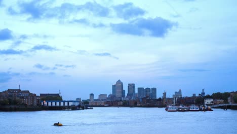 Day-to-night-time-lapse,-Canary-Wharf,-London