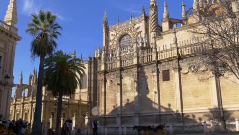 Catedral-de-sevilla-principal-luz-solar-sombra-4-k,-España