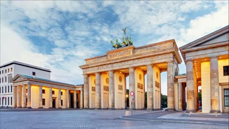 Brandenburger-Tor-in-Berlin,-Zeitraffer,-niemand