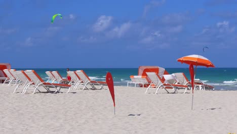 Estados-Unidos-día-de-verano-al-sur-de-la-playa-Miami-Hotel-de-lujo-de-4-k,-la-Florida