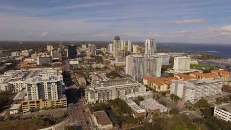 Vista-aérea-de-la-ciudad-de-San-Petersburg,-La-Florida.