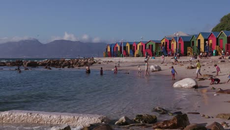 Piscina-de-mareas-de-St-James-playa-de-ciudad-del-cabo