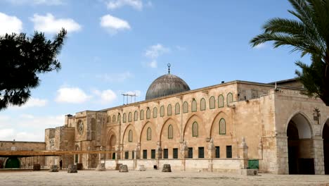 Al-Aqsa-Mosque-in-Jerusalem-on-the-Temple-Mount,-timelapse.