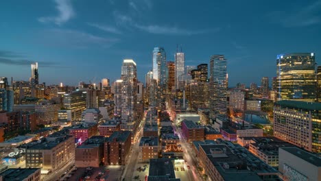 Toronto,-Canadá,-Timelapse---ciudad-más-grande-de-Canadá-después-de-puesta-del-sol