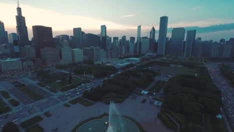 Chicago-Skyline-Buckingham-Fountain-Abenddämmerung-Antenne