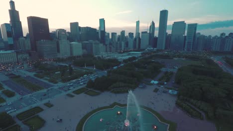 Chicago-Skyline-Buckingham-Fountain-Abenddämmerung-Antenne