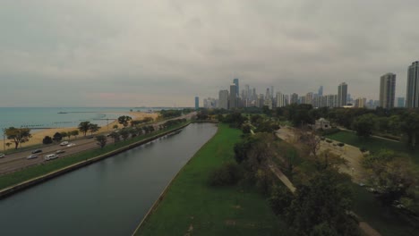 Horizonte-de-Chicago-de-aérea-de-Lincoln-Park