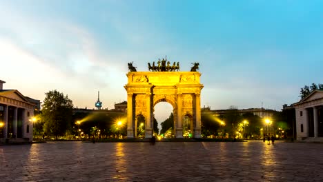 Lapso-de-tiempo-de-Arco-della-Pace-en-Milán,-Italia