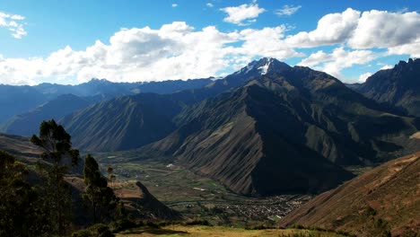 Heiliges-Tal-in-der-Nähe-von-Ollaytantambo,-peru