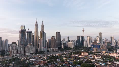 Time-lapse-del-centro-de-la-ciudad-de-Kuala-Lumpur-durante-salida-del-sol
