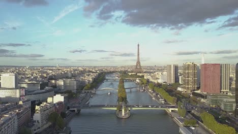 Aerial-footage-of-Paris,-with-Seine-River-and-Eiffel-Tower