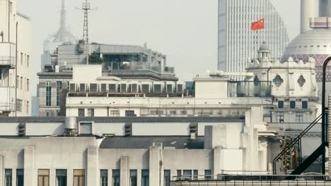 Schönen-Herbstnachmittag-mit-einem-fantastischen-Blick-über-die-Innenstadt-von-Zentrum-der-Stadt.-Shanghai-China,-Juli-2018.