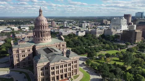 Aerial-of-Downtown-Austin,-Texas