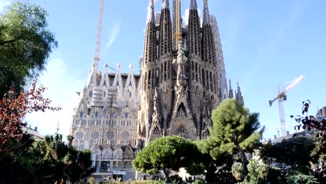 Sagrada-de-Familia-von-Antomio-Gaudi.-Spanien