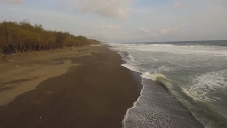 Playa-de-arena-cerca-del-mar