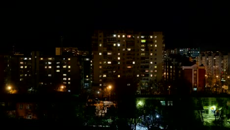 Nacht-Stadt.---Das-Licht-im-Fenster-des-hohen-Gebäuden