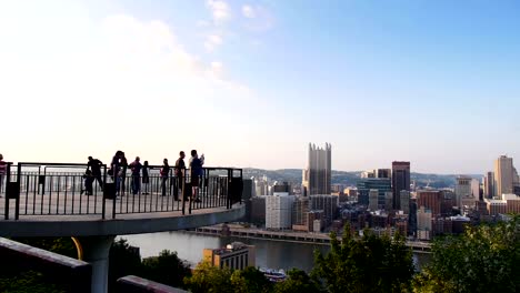 Pittsburgh-Overlook-Tourists