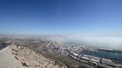 El-puerto-y-edificios-de-Agadir