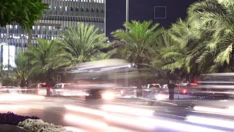 La-noche,-lapso-de-tiempo-de-tráfico-de-abu-dhabi