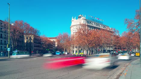 Madrid-sol-de-mañana-el-calle-vista-4-K-lapso-de-tiempo-de-España