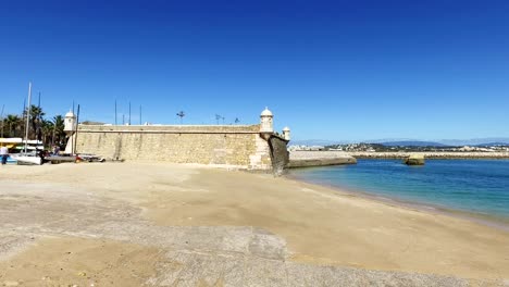 Medieval-Fortaleza-da-Ponta-da-Bandeira-en-Lagos