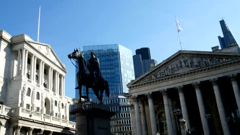 Zoom-into-the-Bank-of-England-and-Wellington.