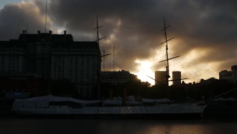 Atardecer-en-Puerto-Madero,-Buenos-Aires,-Argentina