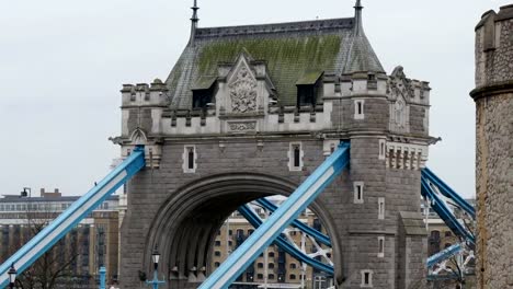 Ein-Teil-der-blauen-Tower-Bridge