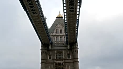 El-puente-de-la-torre-en-el-puente-de-Londres