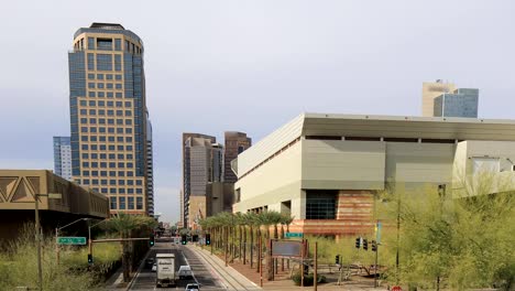 View-of-city-center-in-Phoenix,-Arizona