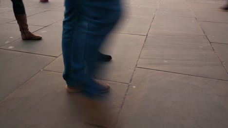 Time-lapse-of-commuters-legs-at-sunset