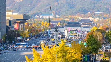 Otoño-en-la-ciudad-de-Seúl-en-el-Palacio-de-Gyeongbokgung,-lapso-del-sur-Korea.Time