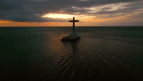 Catholic-cross-in-the-sea