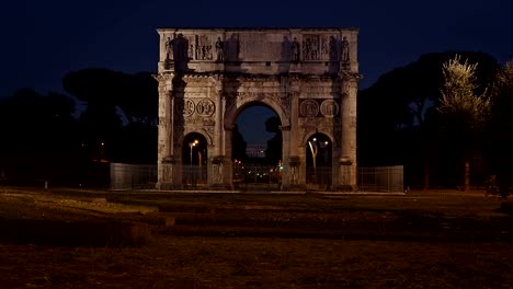 Arco-de-constantino-y-el-Coliseo-en-Roma,-Italia