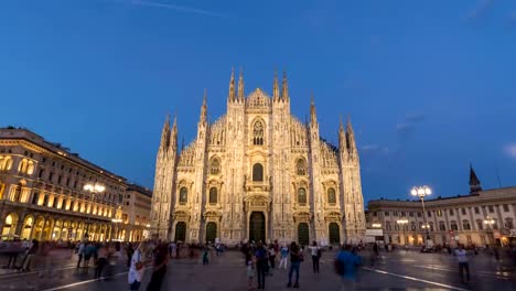 Lapso-de-tiempo-de-Milán-Italia-4K,-día-de-skyline-de-la-ciudad-para-timelapse-noche-en-Catedral-de-Milano