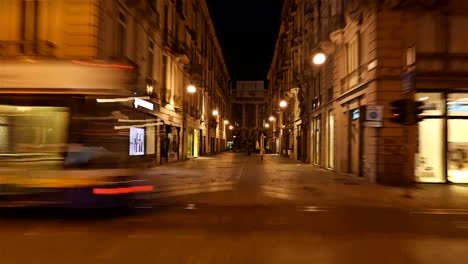 Straße-im-Zentrum-von-Turin---Italien.-Hyper-Zeitraffer