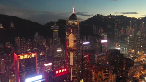 4K-Luftbild-Aufnahmen-von-Hong-Kong-City-im-Sonnenuntergang