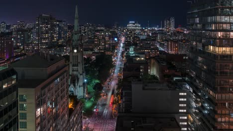 Gran-ciudad-Timelapse-de-tráfico-de-noche-en-Toronto