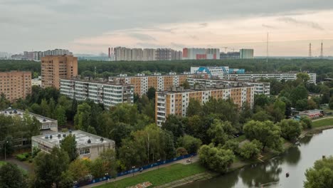 Städtischen-Wohngebiet-der-Stadt-Moskau.-Timelapse