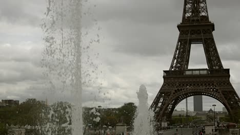 Water-and-Profile-of-Eiffel-Tower,-Paris,France